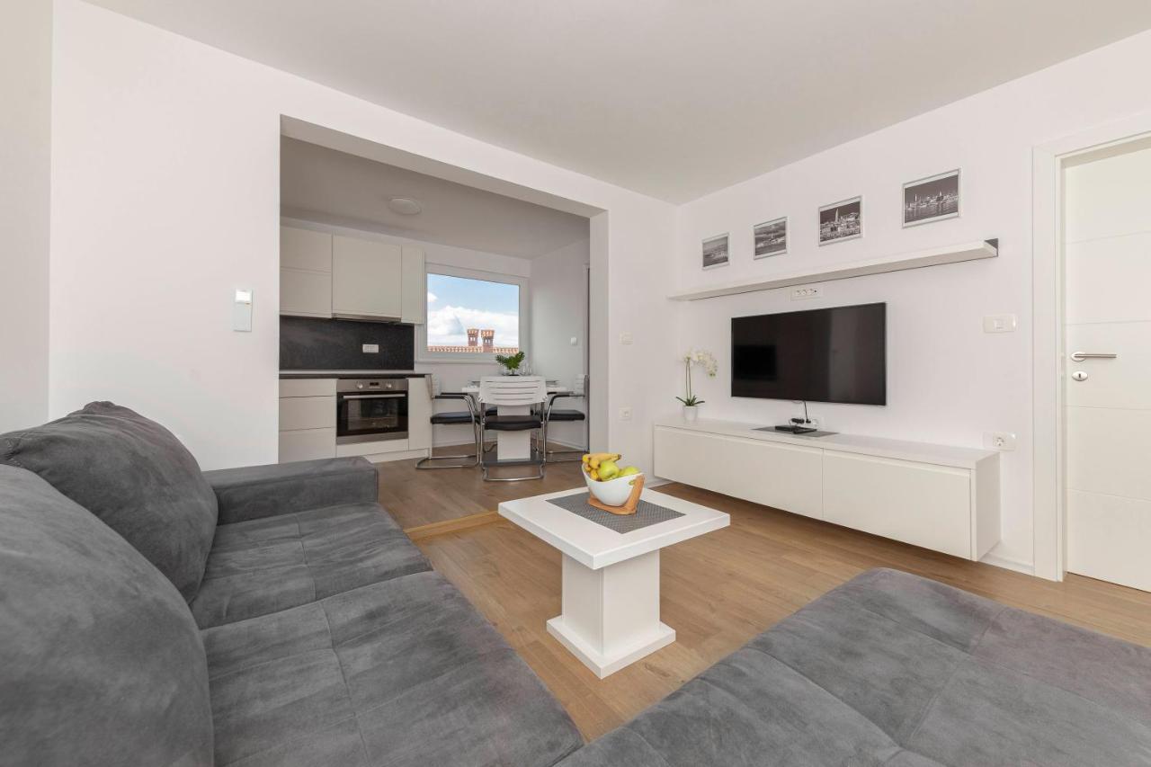 Apartments Era Анкаран Екстериор снимка