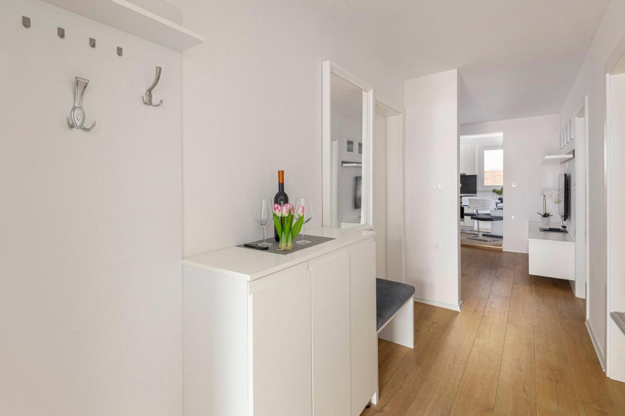 Apartments Era Анкаран Екстериор снимка