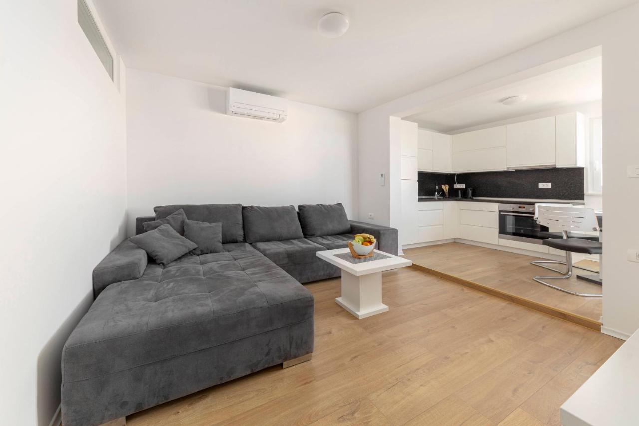 Apartments Era Анкаран Екстериор снимка